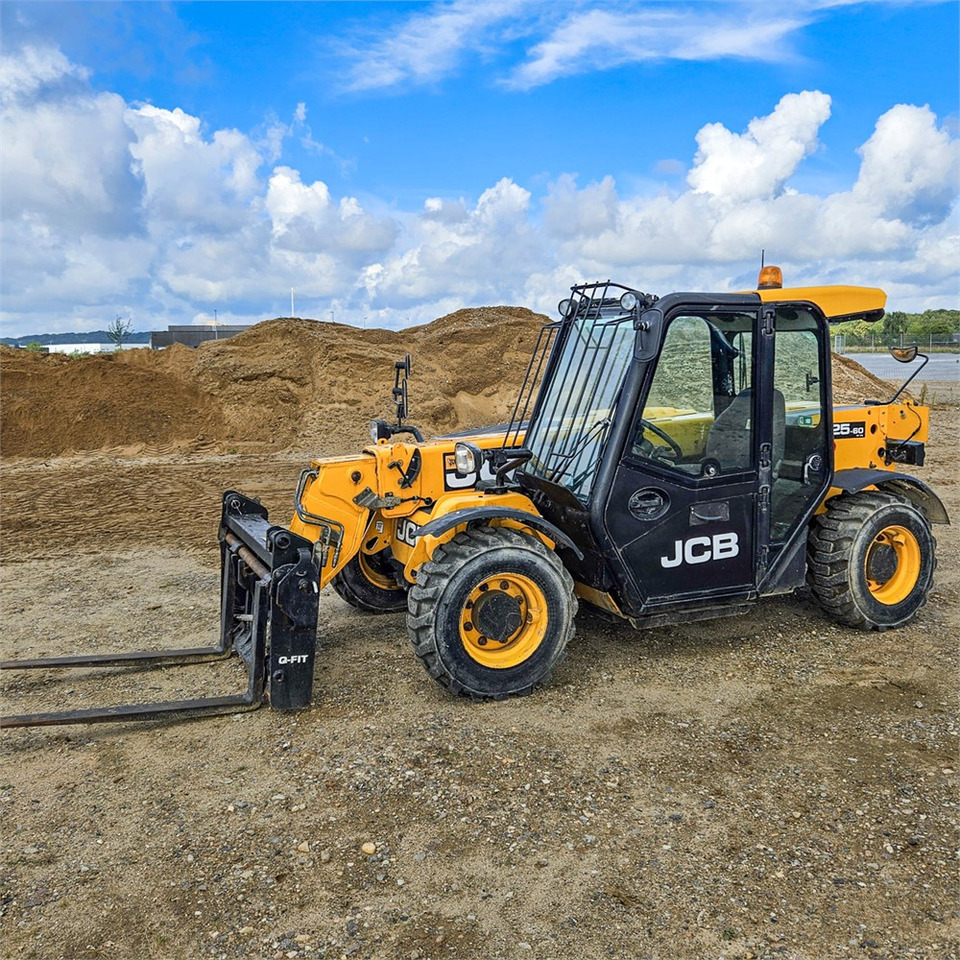 JCB 525-60T4 - Teleskoplader: das Bild 1 JCB 525-60T4 - Teleskoplader: das Bild 1