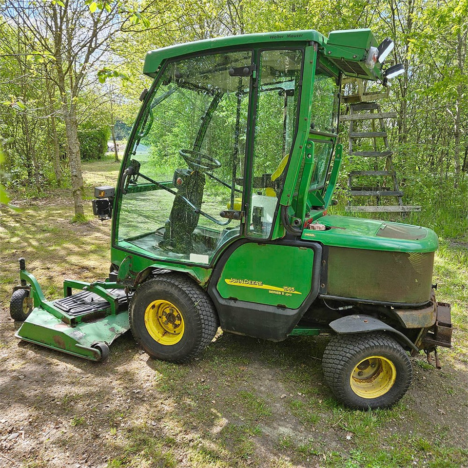 John Deere 1565 Series II 4WD - Rasenmäher: das Bild 2 John Deere 1565 Series II 4WD - Rasenmäher: das Bild 2