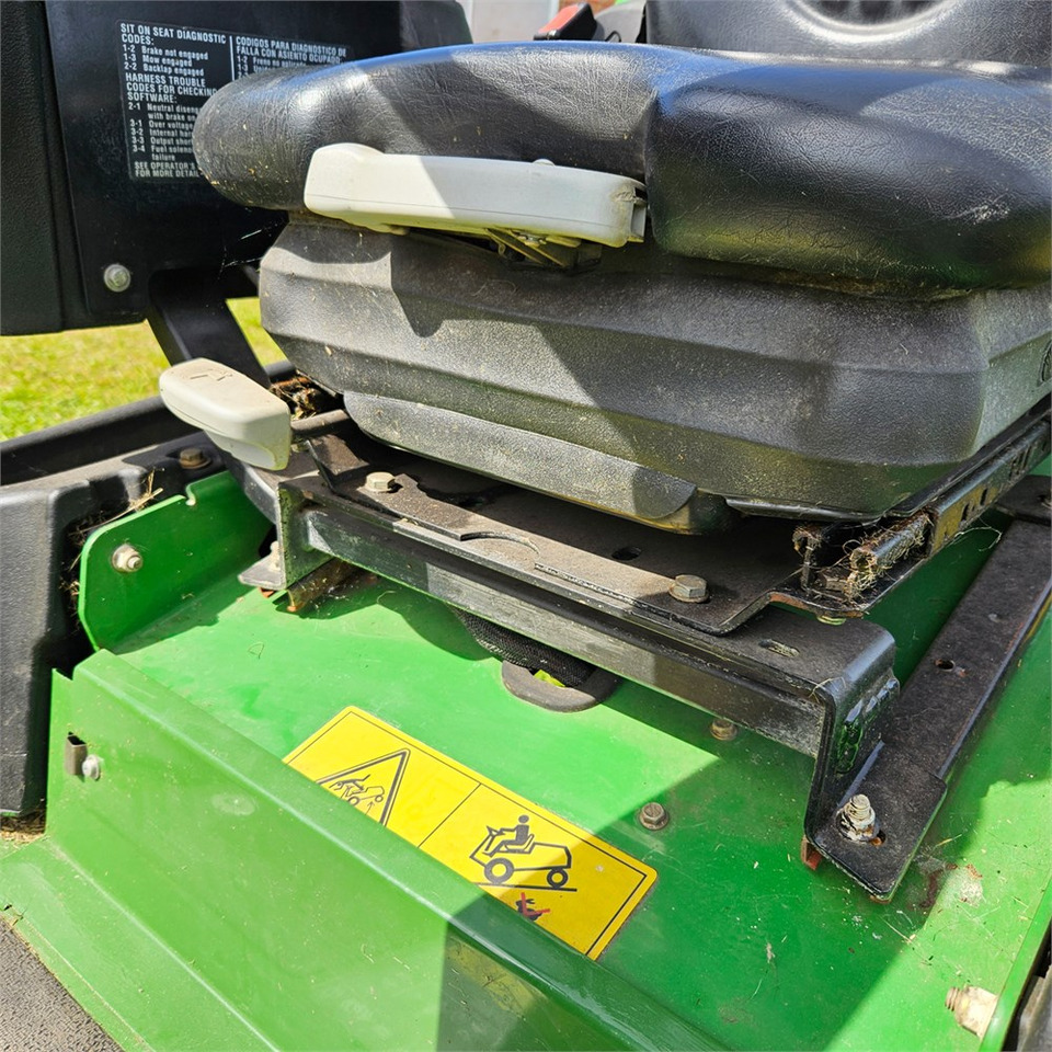 Rasenmäher John Deere 2500B PrecisionCut: das Bild 10