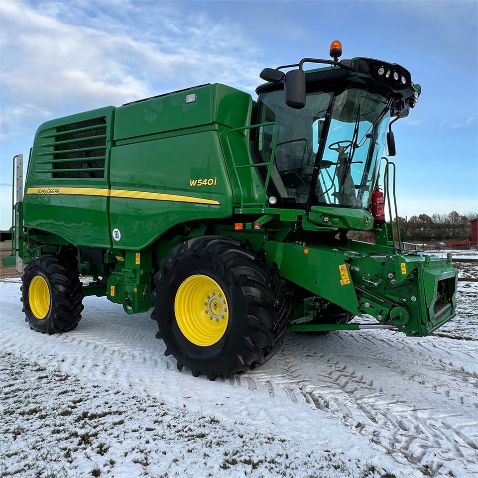 John Deere W540i - Erntemaschine: das Bild 3 John Deere W540i - Erntemaschine: das Bild 3