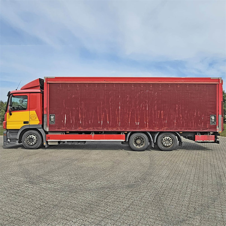 Mercedes Actros 2541 - Koffer LKW: das Bild 2 Mercedes Actros 2541 - Koffer LKW: das Bild 2