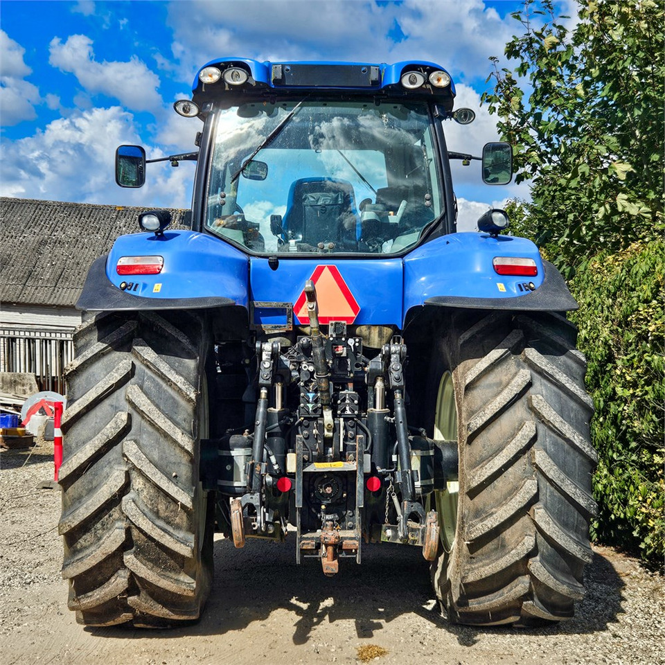 New Holland T8.390 - Traktor: das Bild 4 New Holland T8.390 - Traktor: das Bild 4