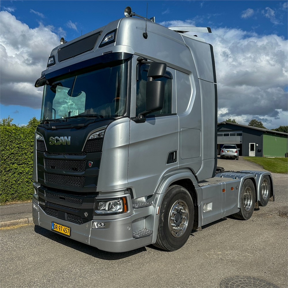 Scania R530 (A6X2NB) - Sattelzugmaschine: das Bild 1 Scania R530 (A6X2NB) - Sattelzugmaschine: das Bild 1