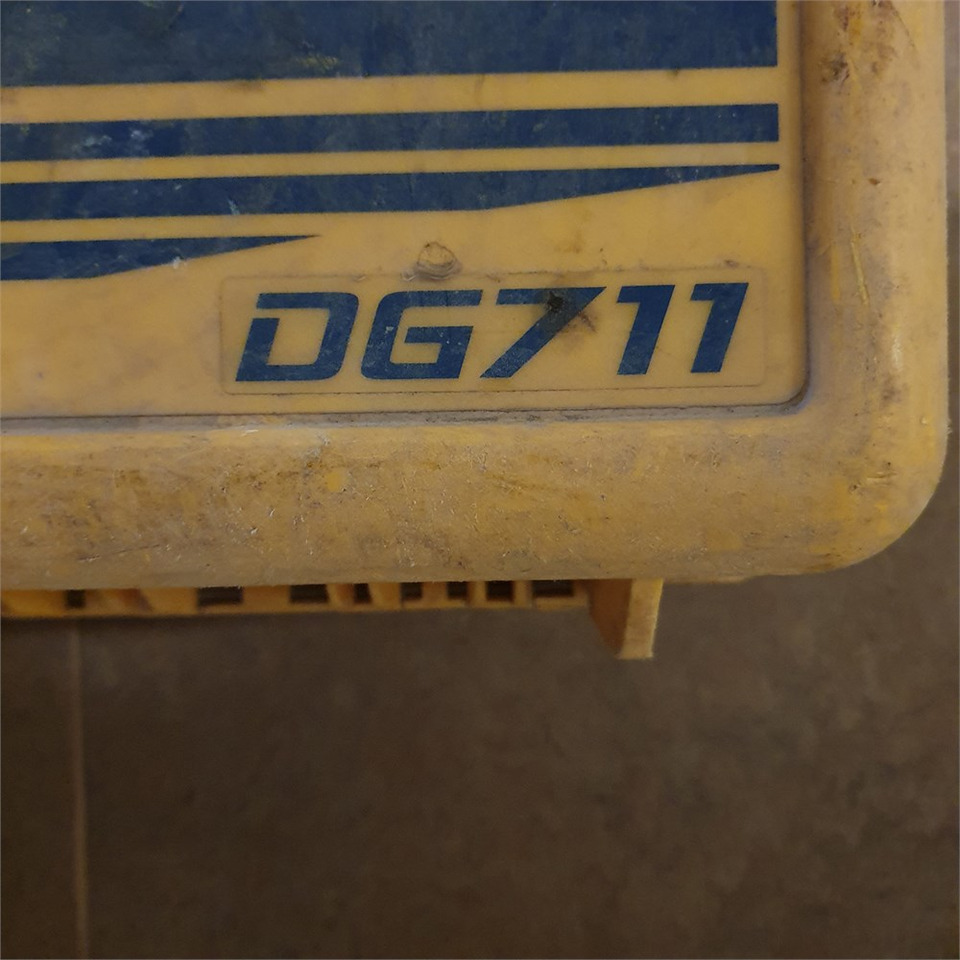 Spectra DG 711 - Baugeräte: das Bild 5 Spectra DG 711 - Baugeräte: das Bild 5