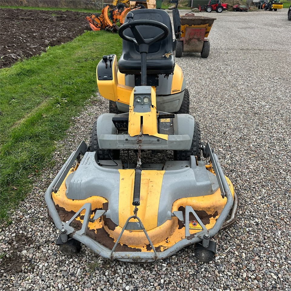Stiga P901 Parkpro 25 4WD - Rasenmäher: das Bild 4 Stiga P901 Parkpro 25 4WD - Rasenmäher: das Bild 4