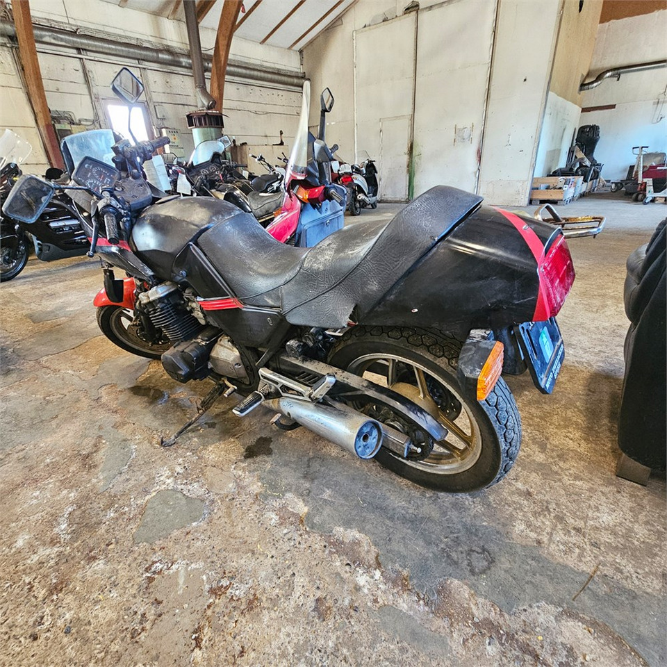 Suzuki GR72A - Motorrad: das Bild 4 Suzuki GR72A - Motorrad: das Bild 4