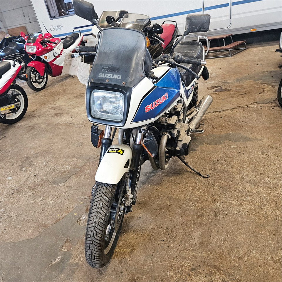 Suzuki GSX 1100 ES - Motorrad: das Bild 2 Suzuki GSX 1100 ES - Motorrad: das Bild 2