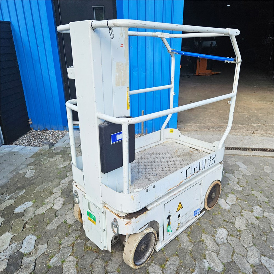 UpRight TM12 - Teleskopmastbühne: das Bild 2 UpRight TM12 - Teleskopmastbühne: das Bild 2