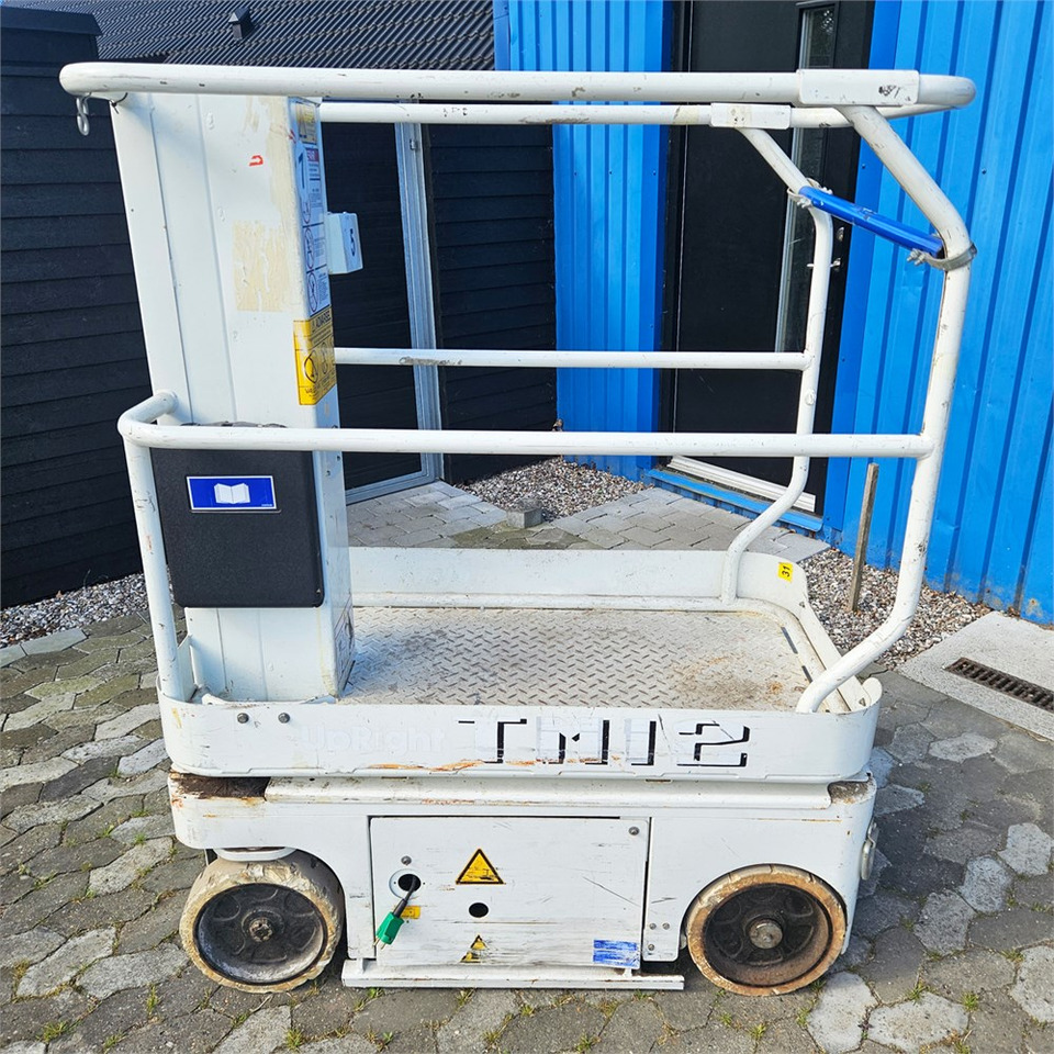 UpRight TM12 - Teleskopmastbühne: das Bild 1 UpRight TM12 - Teleskopmastbühne: das Bild 1