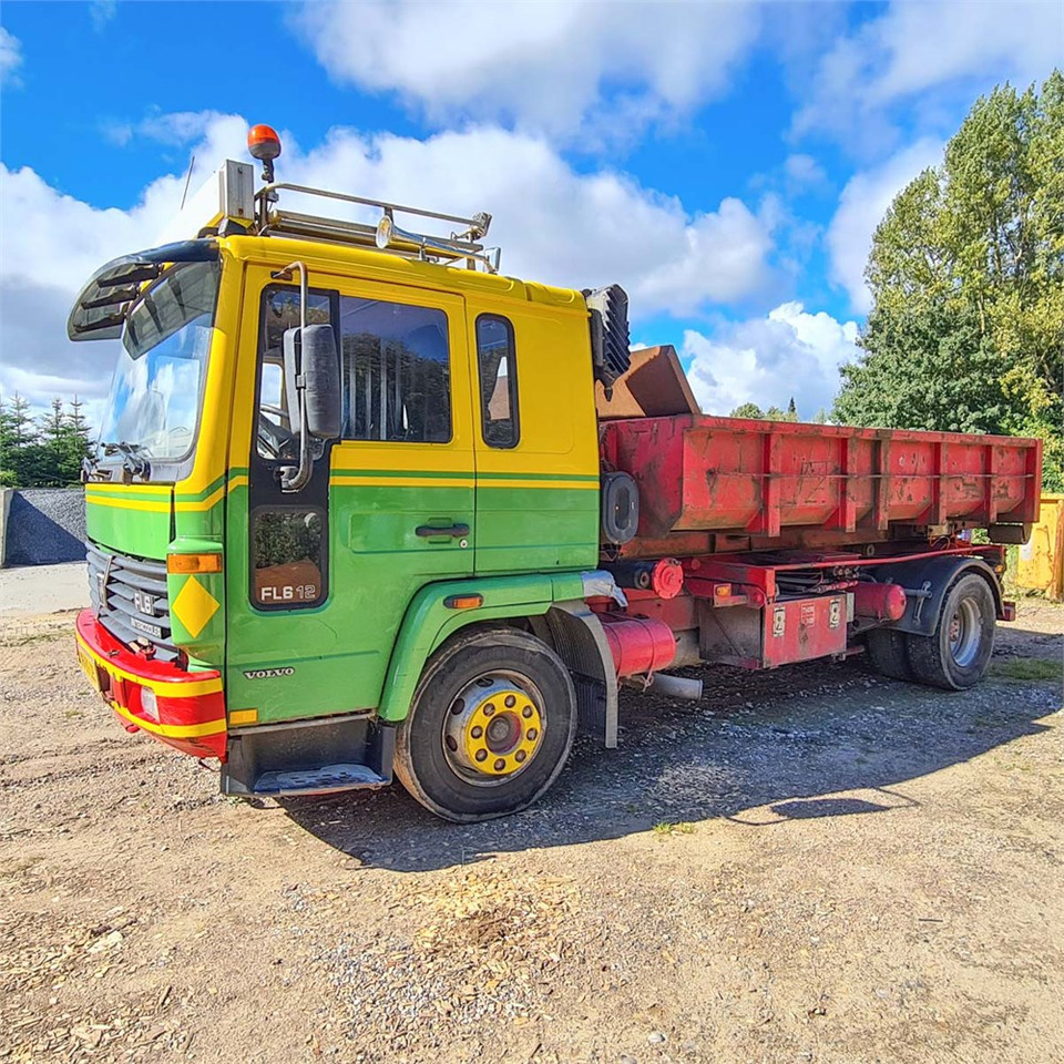 Volvo FL612 - Seil Abrollkipper: das Bild 1 Volvo FL612 - Seil Abrollkipper: das Bild 1