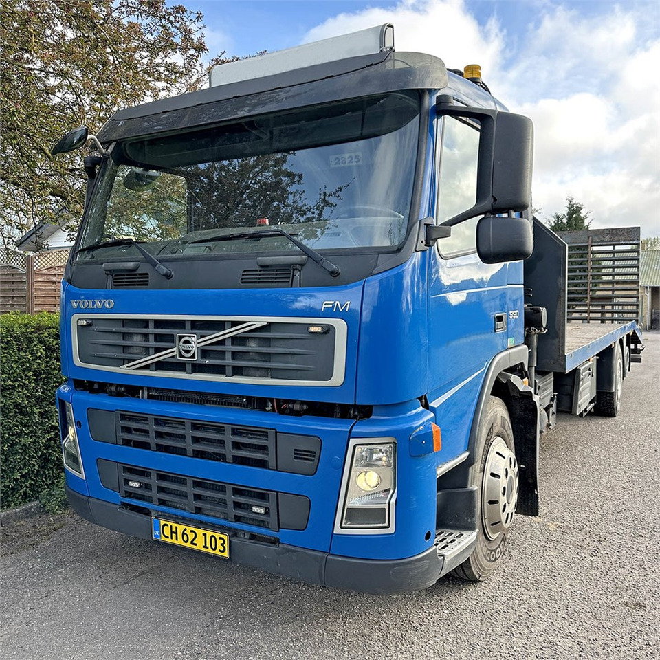 Volvo FM 330 6x2 - Abschleppwagen: das Bild 2 Volvo FM 330 6x2 - Abschleppwagen: das Bild 2