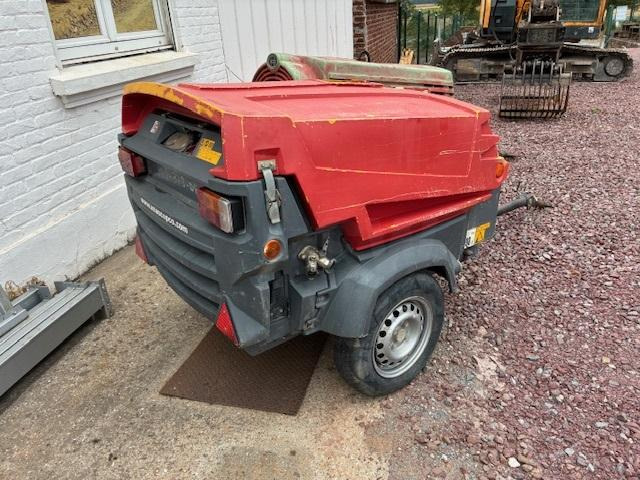 ATLAS COPCO / SULLAIR LOT 2 COMPRESSEURS XAS47 & 38K - Luftkompressor: das Bild 2 ATLAS COPCO / SULLAIR LOT 2 COMPRESSEURS XAS47 & 38K - Luftkompressor: das Bild 2