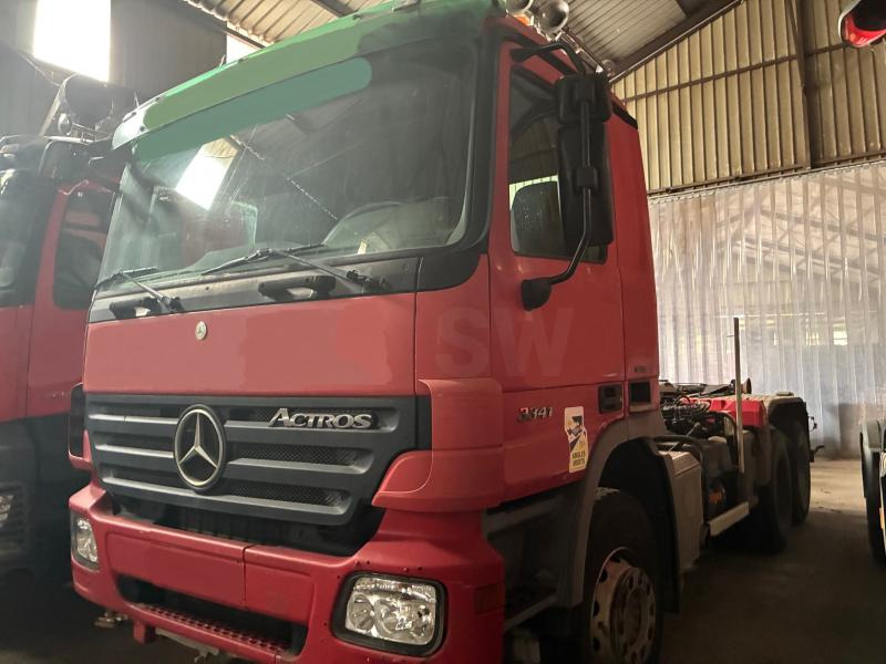 Mercedes 6X4 ACTROS 3341 - Abrollkipper: das Bild 1 Mercedes 6X4 ACTROS 3341 - Abrollkipper: das Bild 1