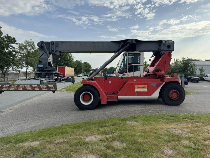 CVS Ferrari F158 - Reach stacker: das Bild 1 CVS Ferrari F158 - Reach stacker: das Bild 1