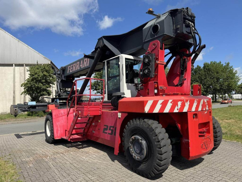 CVS Ferrari F258.6 - Reach stacker: das Bild 4 CVS Ferrari F258.6 - Reach stacker: das Bild 4
