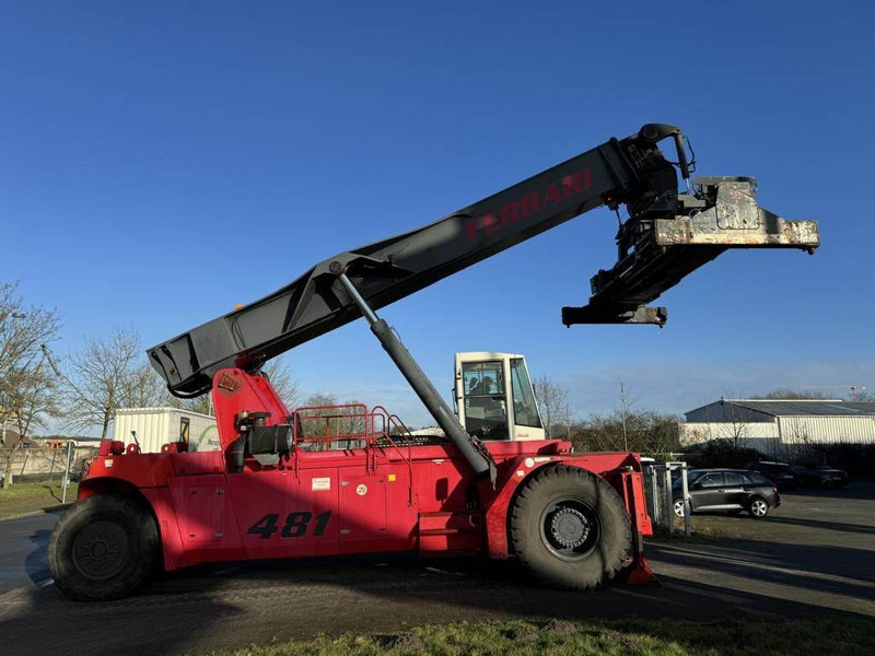 CVS Ferrari F481 - Reach stacker: das Bild 2 CVS Ferrari F481 - Reach stacker: das Bild 2