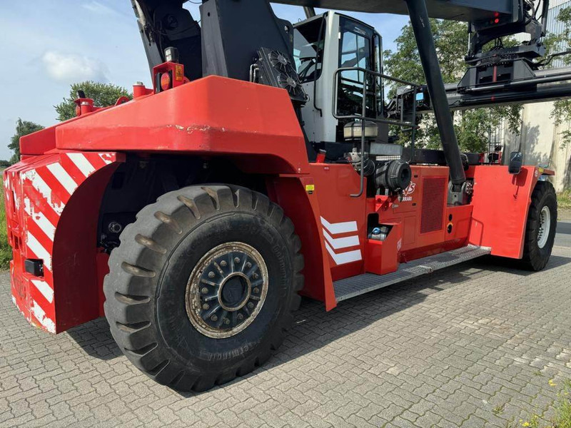 CVS Ferrari F500RS3 - Reach stacker: das Bild 3 CVS Ferrari F500RS3 - Reach stacker: das Bild 3