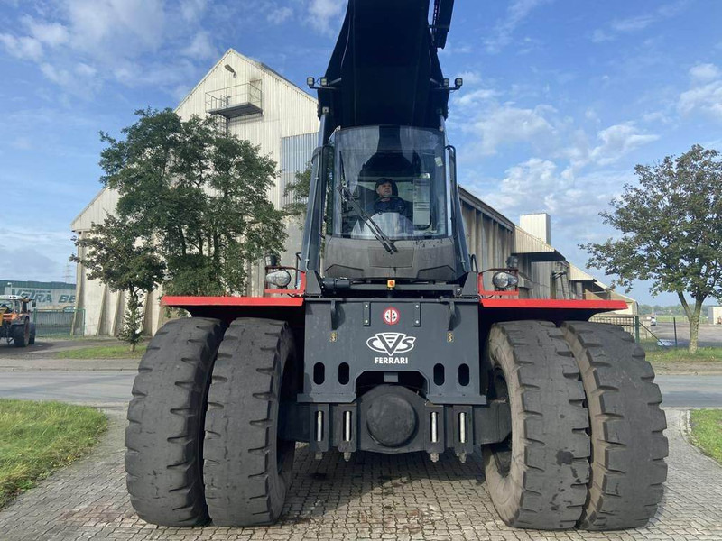 CVS Ferrari F500RS6 - Reach stacker: das Bild 4 CVS Ferrari F500RS6 - Reach stacker: das Bild 4