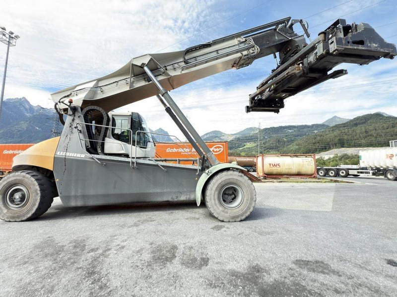Liebherr LRS545 Intermodal - Reach stacker: das Bild 4 Liebherr LRS545 Intermodal - Reach stacker: das Bild 4