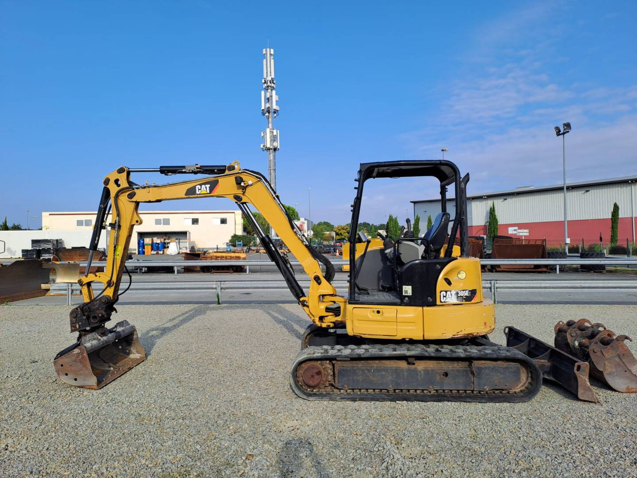 CAT 305E2 - Kettenbagger: das Bild 1 CAT 305E2 - Kettenbagger: das Bild 1