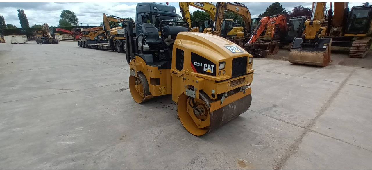 CAT CB24B - Walzenzug: das Bild 1 CAT CB24B - Walzenzug: das Bild 1