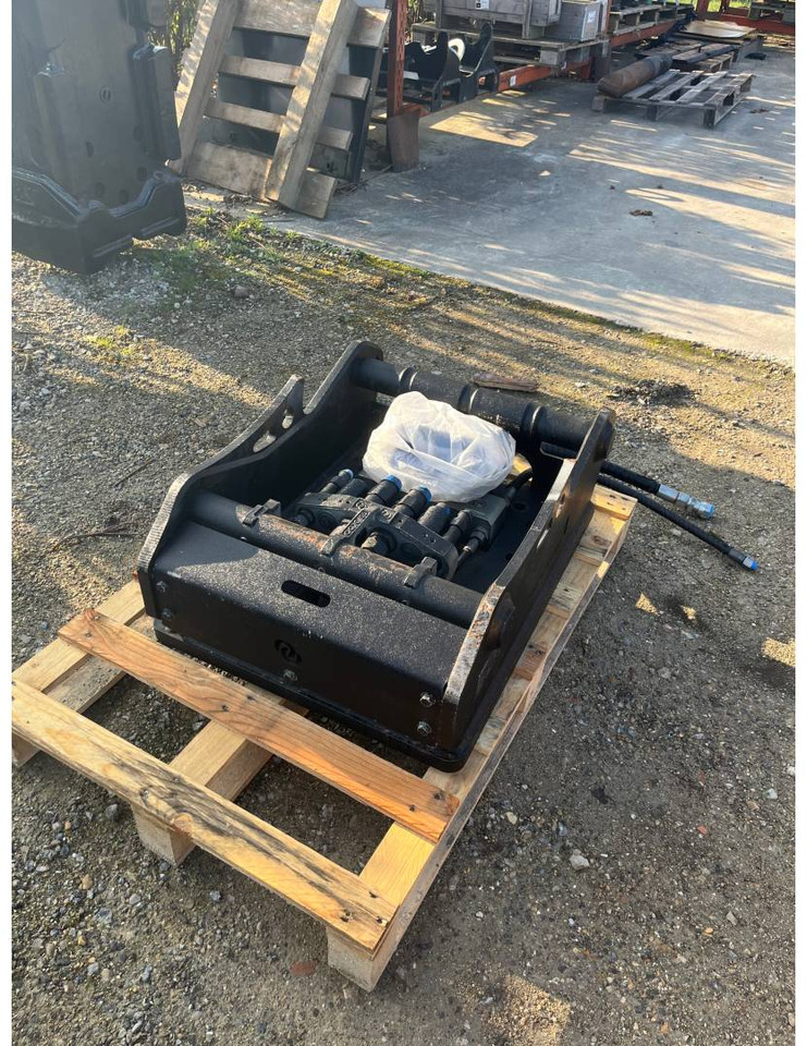 OILQUICK DEUTSCHLAND GMBH OQ70/55 - Schnellwechsler für Baumaschine: das Bild 1 OILQUICK DEUTSCHLAND GMBH OQ70/55 - Schnellwechsler für Baumaschine: das Bild 1