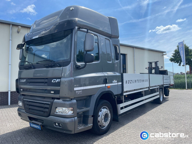 DAF CF 85 .360 4x2 Euro 5 - Open laadbak - Bouwjaar 2012 - Kooi-aap meeneemheftruck - Pritsche LKW: das Bild 1 DAF CF 85 .360 4x2 Euro 5 - Open laadbak - Bouwjaar 2012 - Kooi-aap meeneemheftruck - Pritsche LKW: das Bild 1
