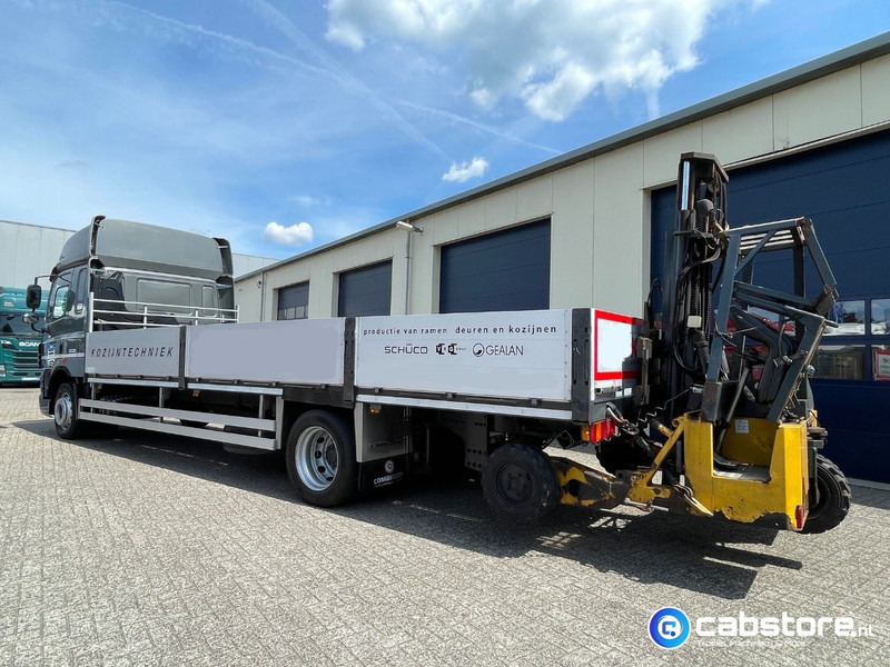 DAF CF 85 .360 4x2 Euro 5 - Open laadbak - Bouwjaar 2012 - Kooi-aap meeneemheftruck - Pritsche LKW: das Bild 3 DAF CF 85 .360 4x2 Euro 5 - Open laadbak - Bouwjaar 2012 - Kooi-aap meeneemheftruck - Pritsche LKW: das Bild 3