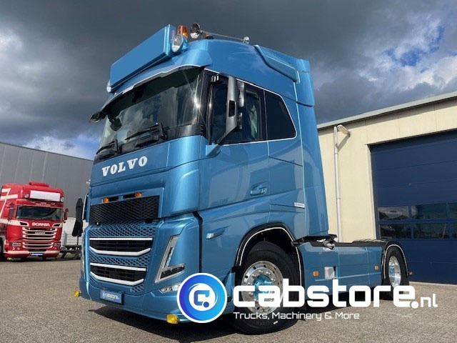 Volvo FH 460 4x2 Tractor Euro 6 (E) - Showtruck - Bouwjaar 2023 - Km 324.389 - Vloeistof pomp/PTO - VEB+ - Zeer goede conditie !! - Sattelzugmaschine: das Bild 2 Volvo FH 460 4x2 Tractor Euro 6 (E) - Showtruck - Bouwjaar 2023 - Km 324.389 - Vloeistof pomp/PTO - VEB+ - Zeer goede conditie !! - Sattelzugmaschine: das Bild 2