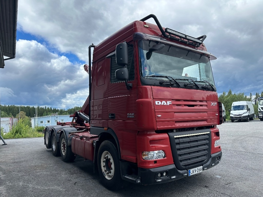 DAF XF105.410 8x2 - Abrollkipper: das Bild 3 DAF XF105.410 8x2 - Abrollkipper: das Bild 3