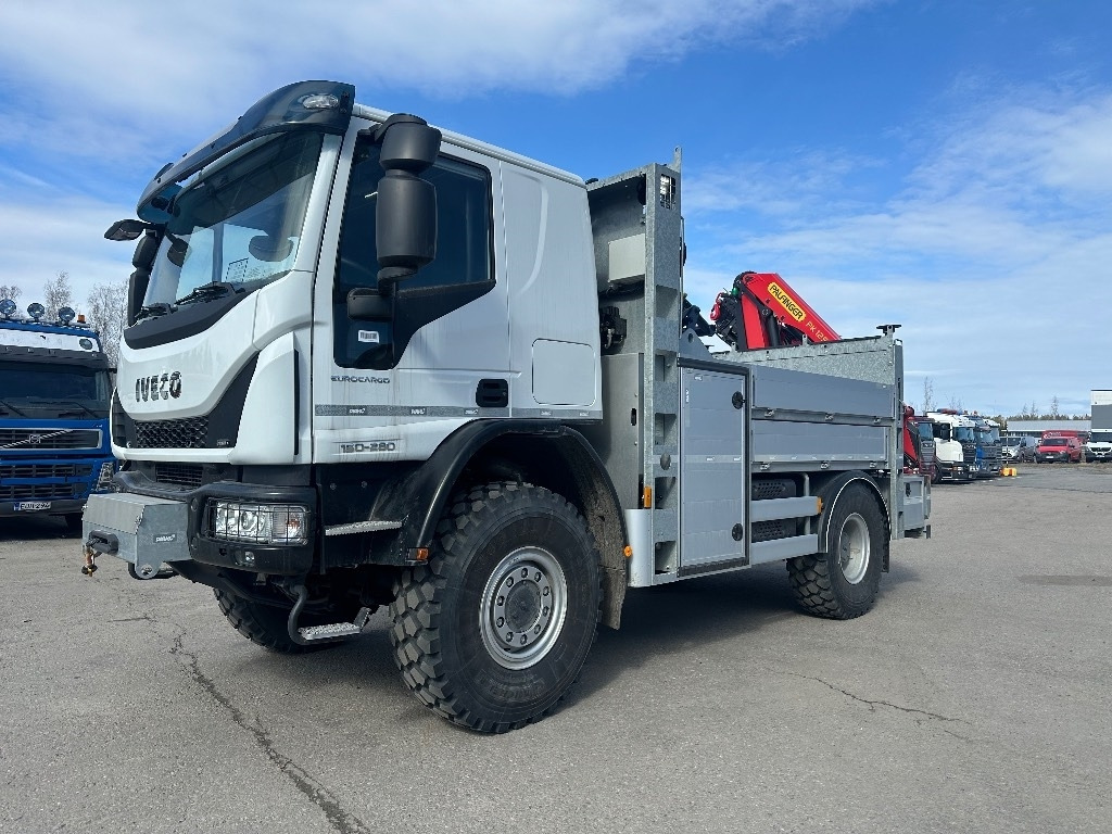 Iveco Eurocargo ML150E28 4x4 sähkölaitos varustein - Autokran: das Bild 1 Iveco Eurocargo ML150E28 4x4 sähkölaitos varustein - Autokran: das Bild 1