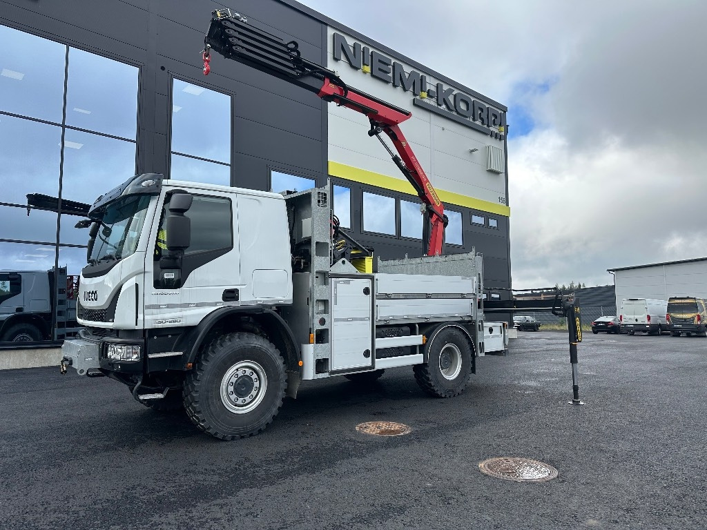 Iveco Eurocargo ML150E28 4x4 sähkölaitos varustein - Autokran: das Bild 1 Iveco Eurocargo ML150E28 4x4 sähkölaitos varustein - Autokran: das Bild 1