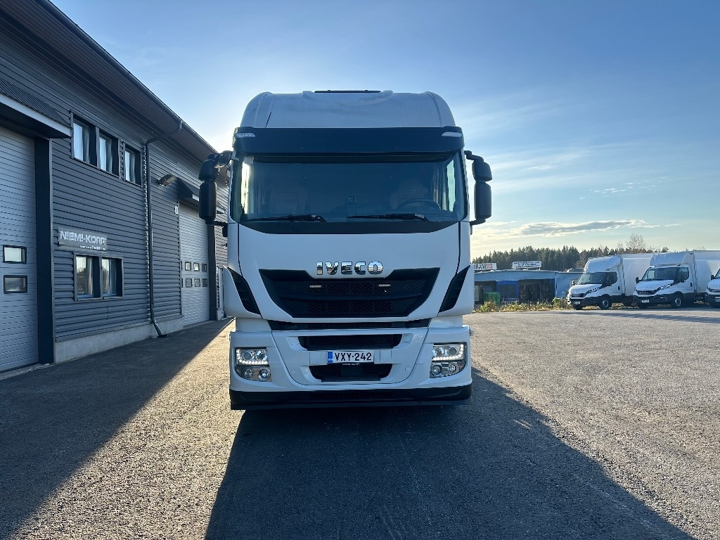 Iveco Stralis 560 8x4*4 - Abrollkipper: das Bild 2 Iveco Stralis 560 8x4*4 - Abrollkipper: das Bild 2