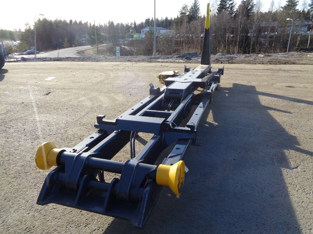 Jimeca Koukkulaite 25t - Hakenlift/ Absetzkipper System: das Bild 3 Jimeca Koukkulaite 25t - Hakenlift/ Absetzkipper System: das Bild 3