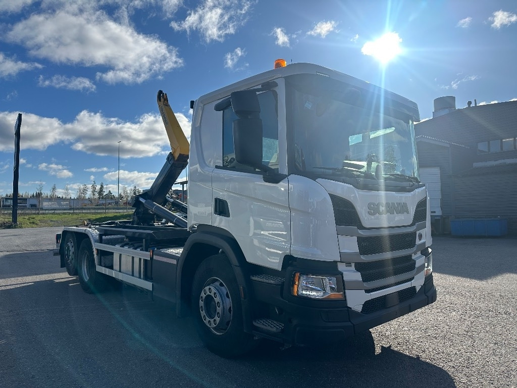 Scania P 360 - Abrollkipper: das Bild 2 Scania P 360 - Abrollkipper: das Bild 2