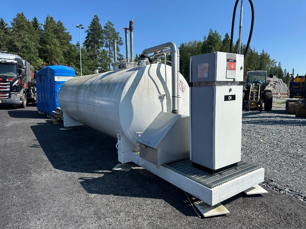 Tankkausasema 9.9m3 säiliö + ureatankki - Lagertank: das Bild 2 Tankkausasema 9.9m3 säiliö + ureatankki - Lagertank: das Bild 2