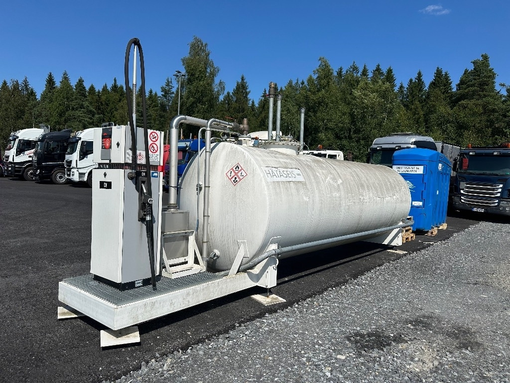 Tankkausasema 9.9m3 säiliö + ureatankki - Lagertank: das Bild 1 Tankkausasema 9.9m3 säiliö + ureatankki - Lagertank: das Bild 1
