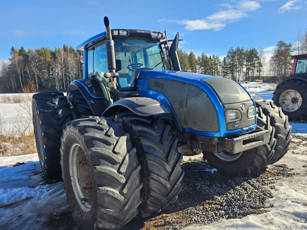 Valtra T 171 - Traktor: das Bild 3 Valtra T 171 - Traktor: das Bild 3