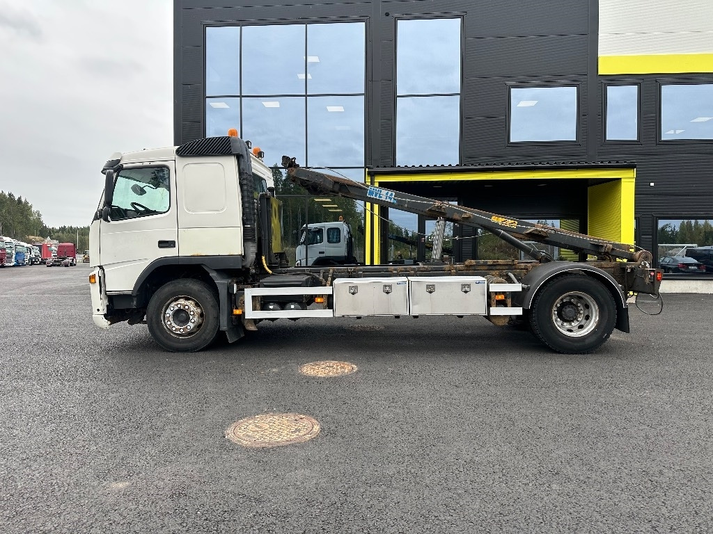 Volvo FM9 4x2 vaijerilaitteilla - Absetzkipper: das Bild 5 Volvo FM9 4x2 vaijerilaitteilla - Absetzkipper: das Bild 5