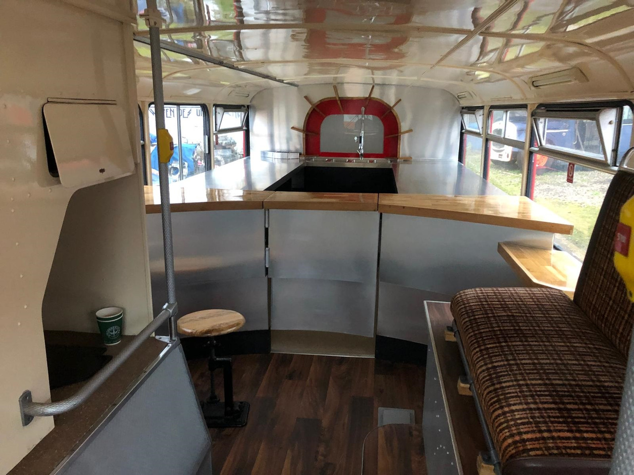 Bristol MOBILE BAR CAFE or RESTAURANT - Doppeldeckerbus: das Bild 5 Bristol MOBILE BAR CAFE or RESTAURANT - Doppeldeckerbus: das Bild 5