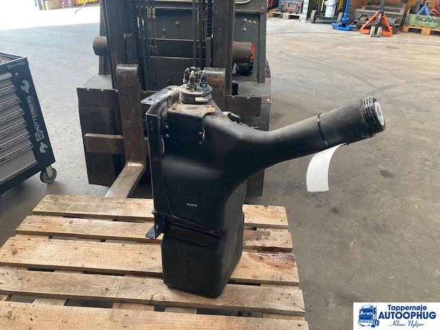 MAN Adblue – Urea tank MAN 81.15400-6185 - AdBlue Tank für LKW: das Bild 1 MAN Adblue – Urea tank MAN 81.15400-6185 - AdBlue Tank für LKW: das Bild 1