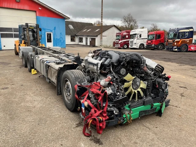 Scania S590 6X2 - Fahrgestell LKW: das Bild 2 Scania S590 6X2 - Fahrgestell LKW: das Bild 2