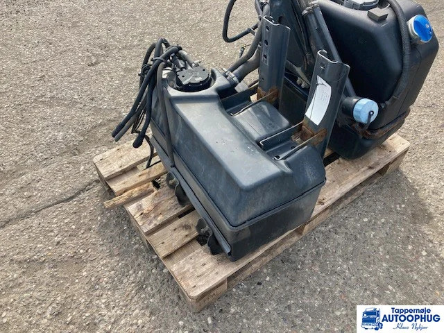 Scania adblue tank – reductant tank Scania 2196094 - AdBlue Tank für LKW: das Bild 2 Scania adblue tank – reductant tank Scania 2196094 - AdBlue Tank für LKW: das Bild 2