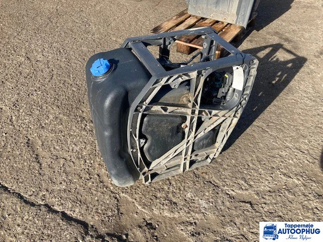 Volvo Adblue tank 21645367 – 23251720 - AdBlue Tank für LKW: das Bild 2 Volvo Adblue tank 21645367 – 23251720 - AdBlue Tank für LKW: das Bild 2