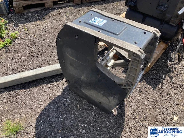 Volvo Adblue tank beslag – Volvo 22080280 – Volvo 22080281 - AdBlue Tank für LKW: das Bild 2 Volvo Adblue tank beslag – Volvo 22080280 – Volvo 22080281 - AdBlue Tank für LKW: das Bild 2