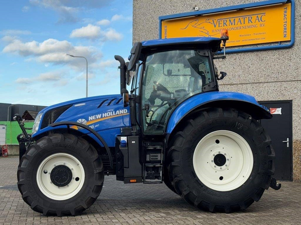 New Holland T6.180 Dynamic Command, - Traktor: das Bild 2 New Holland T6.180 Dynamic Command, - Traktor: das Bild 2