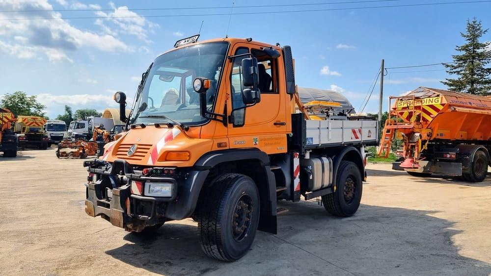 MERCEDES-BENZ Unimog U400 - Kommunaltraktor: das Bild 1 MERCEDES-BENZ Unimog U400 - Kommunaltraktor: das Bild 1
