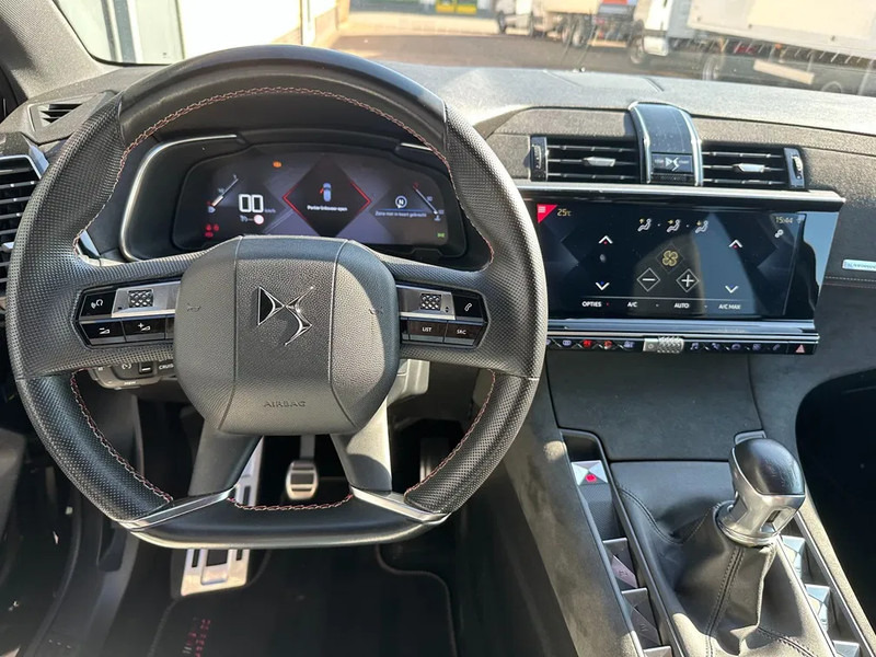 DS Ds 7 Crossback DS PERFORMANCE LINE, 71DKM, ALCANTARA, VIRTUAL COCKPIT, LMV - SUV/ Geländewagen: das Bild 5 DS Ds 7 Crossback DS PERFORMANCE LINE, 71DKM, ALCANTARA, VIRTUAL COCKPIT, LMV - SUV/ Geländewagen: das Bild 5