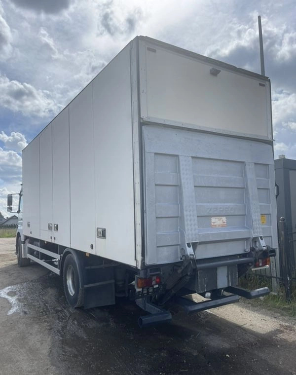 MERCEDES-BENZ AXOR PRZEBIEG TYLKO 322000 KM!!!! - Isotherm LKW: das Bild 4 MERCEDES-BENZ AXOR PRZEBIEG TYLKO 322000 KM!!!! - Isotherm LKW: das Bild 4