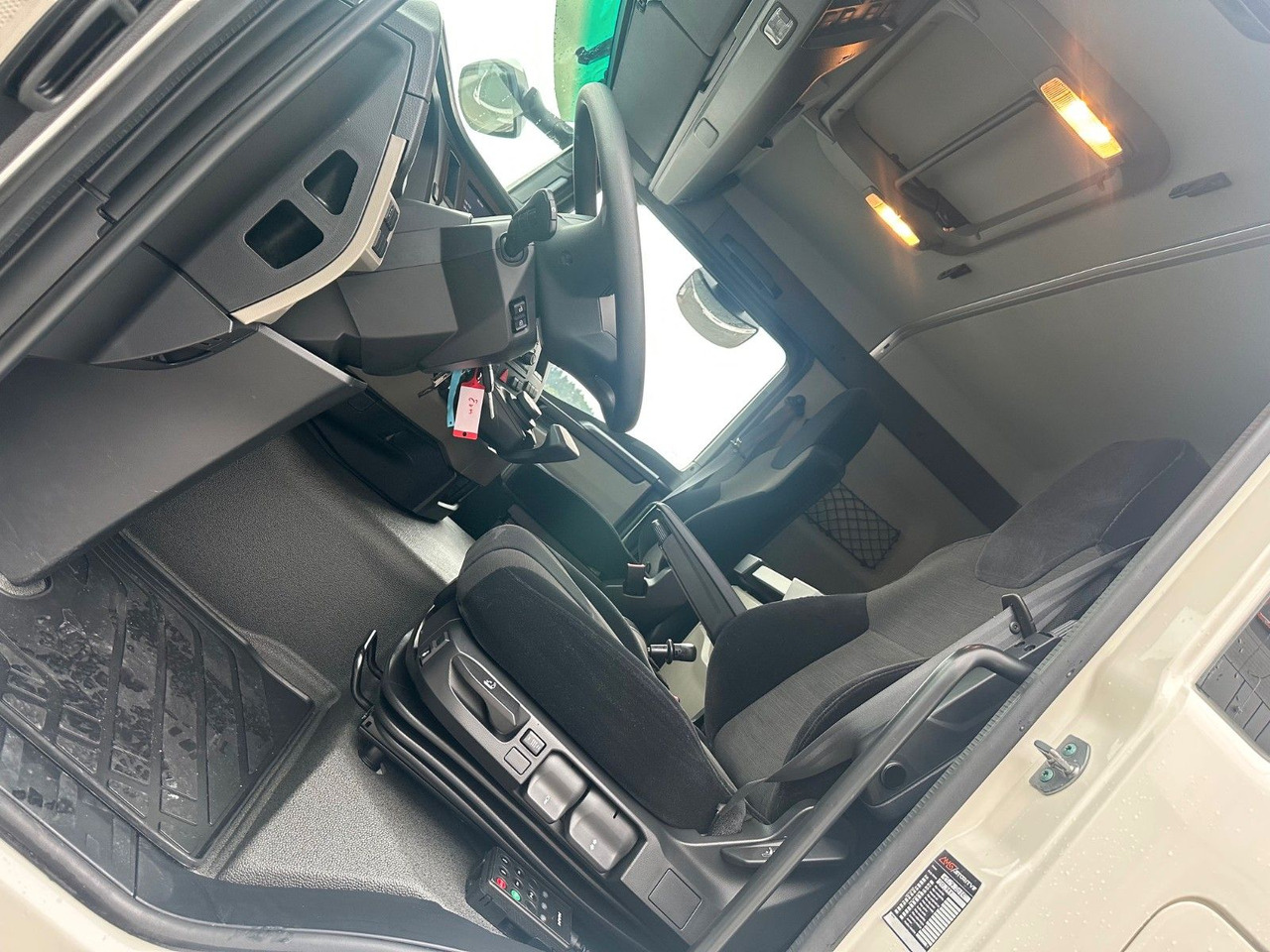 MAN TGS 18.440 4X2 BLS Kipphydraulik Klima LED - Sattelzugmaschine: das Bild 5 MAN TGS 18.440 4X2 BLS Kipphydraulik Klima LED - Sattelzugmaschine: das Bild 5
